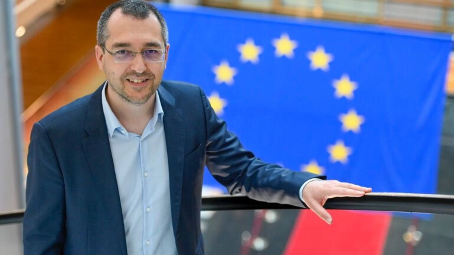 Vlad Voiculescu, acuzații după publicarea documentelor: „A fost o afacere strict PNL – MApN. Credeau că vor fi Supermani”
