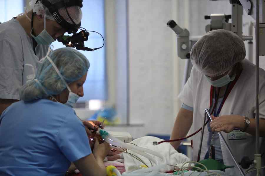 Banii pentru posturile din Sănătate, un chin. Banii pentru Servicii sau Culte, nu așa de greu de găsit